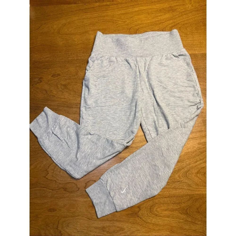 Nike Women's Dri-fit Fleece Heather Pull-on Cropped Jogger Pants Gray Small